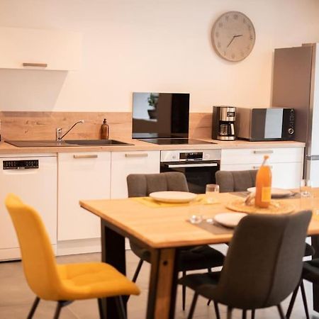 Gite Manoir De Kerlez Briec Exteriör bild